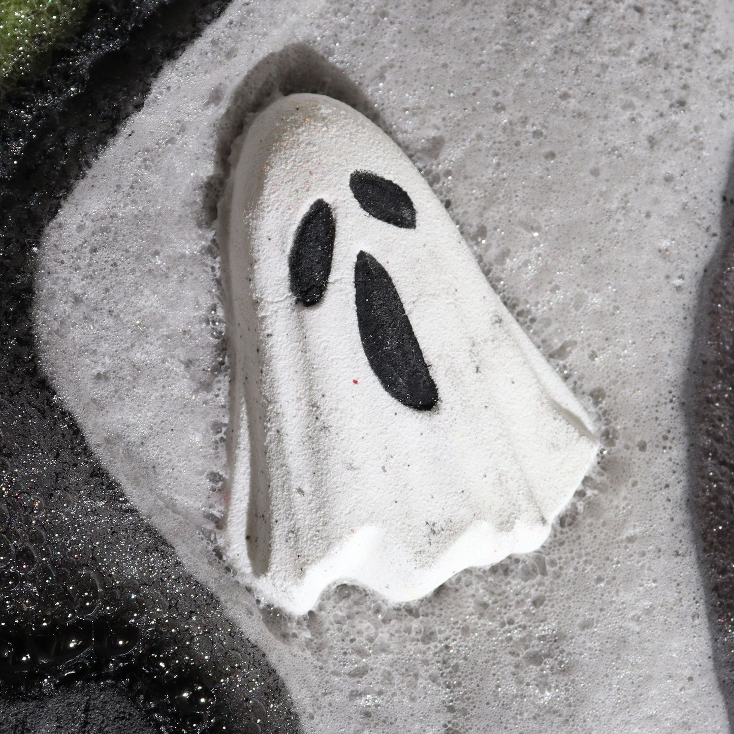 Ghost Halloween Bath Bomb (65g)